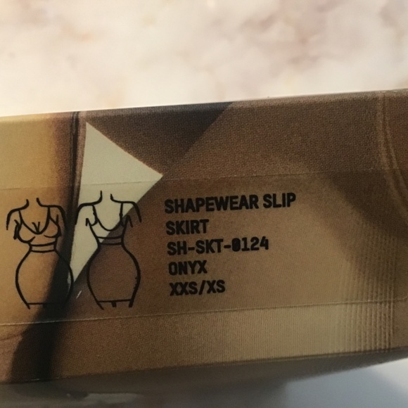 NIB DISCONTINUED SKIMS MINI SKIRT SHAPEWEAR - Picture 5 of 8